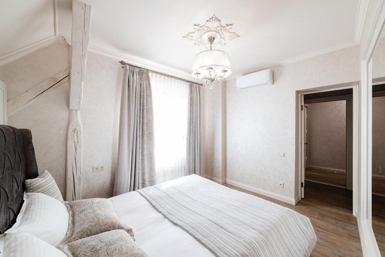 Lux Apartment On Duhnovicha Street .Free Parking. Uzjhorod Eksteriør billede