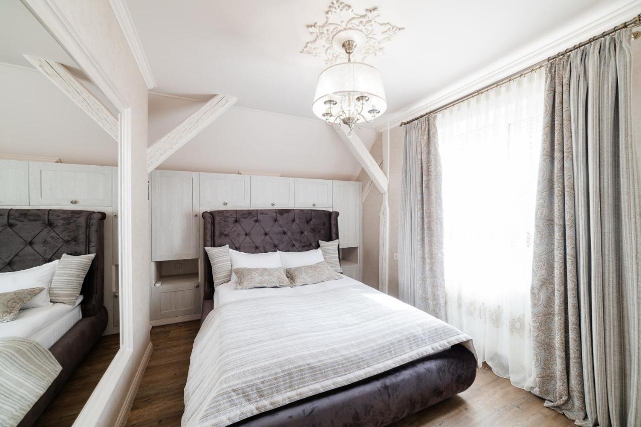 Lux Apartment On Duhnovicha Street .Free Parking. Uzjhorod Eksteriør billede